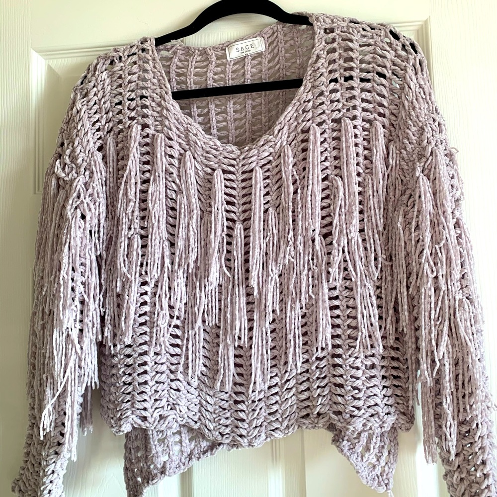 Crochet like heather gray fringe top